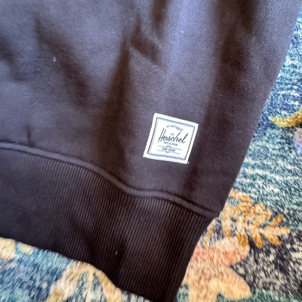 NWOT Herschel Supply Company Black Santa Monica California Embossed Crewneck - Picture 3 of 7